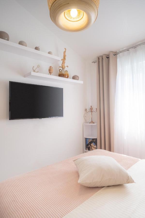 Apartment Tikvarin, Kastel Kambelovac Kaštela Exterior foto